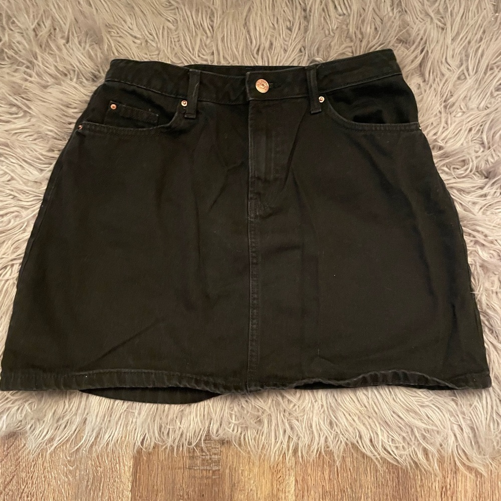 DIVIDED skirt